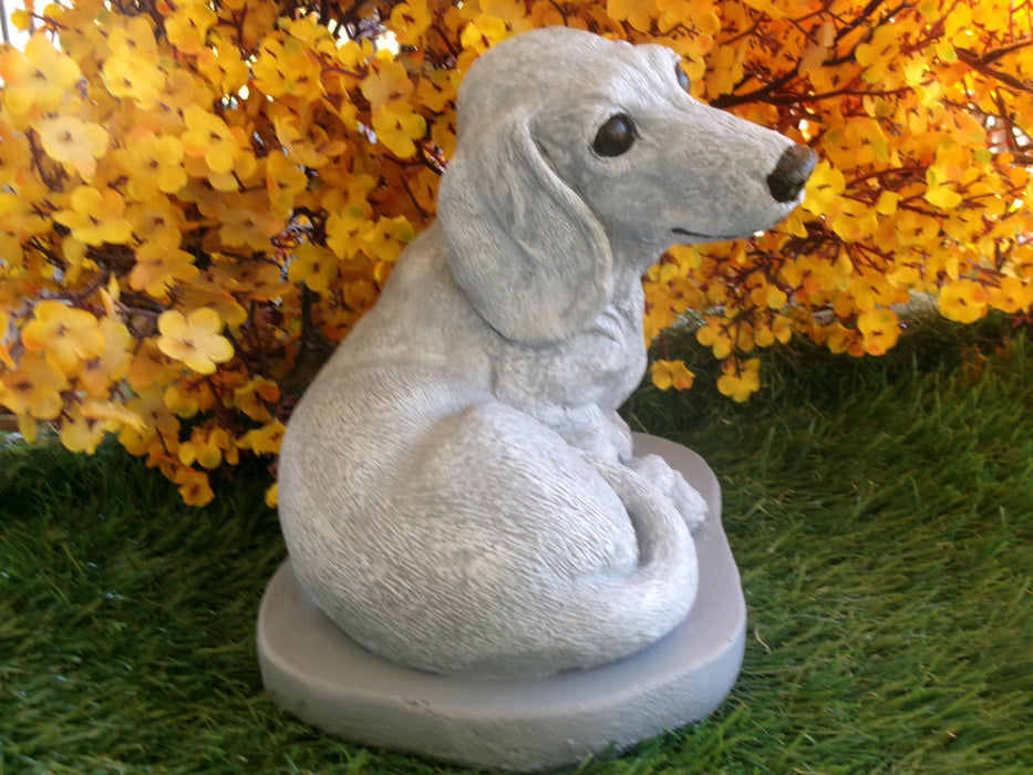 Dachshund Dog Concrete 5-1/2 x 7-1/2 x 7-1/4" High