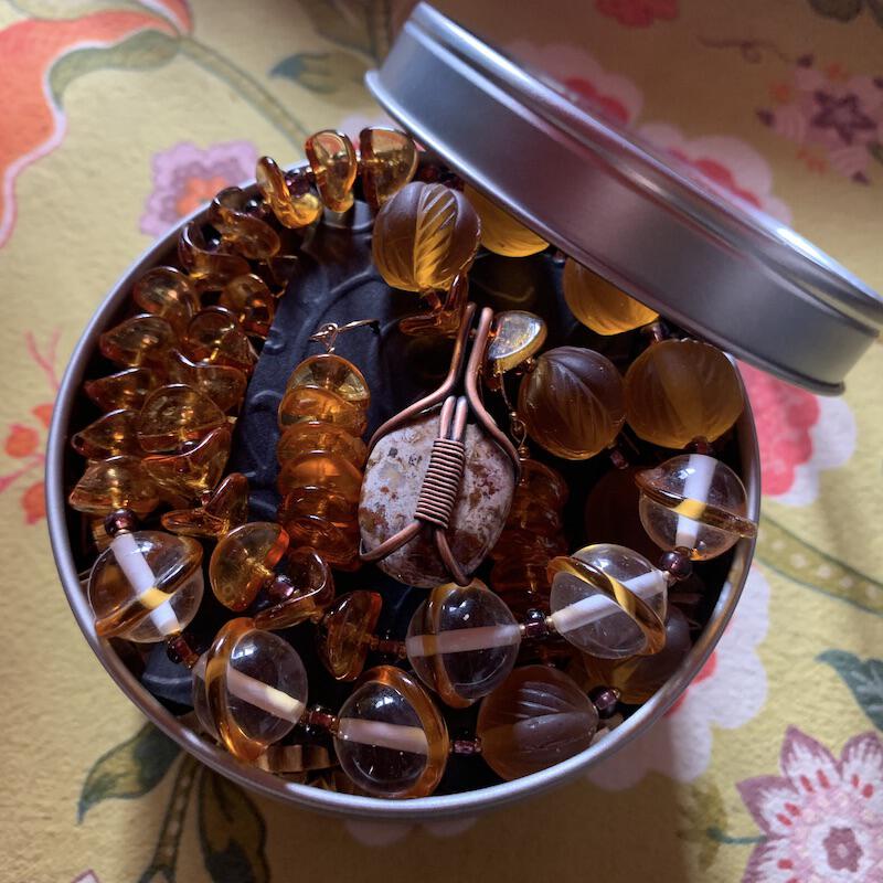 Necklace set | Wire-wrapped agate pendant, 1930s Czech honey amber molded glass rounds, vintage clear amber-reigned rounds, Czech nesting folded disks